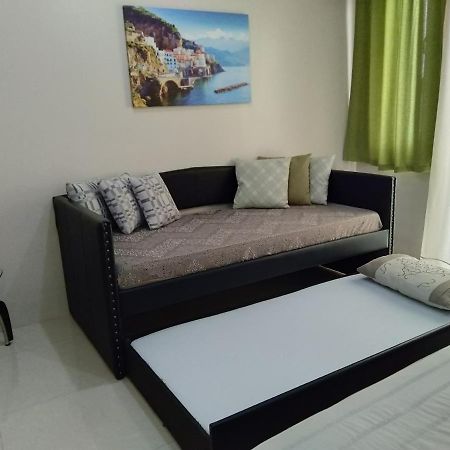 One Palm Tree Villas Close To Manila Airport - Terminal 3 Dış mekan fotoğraf